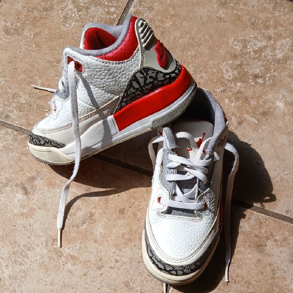 Nike White and Red Athletic Sneakers